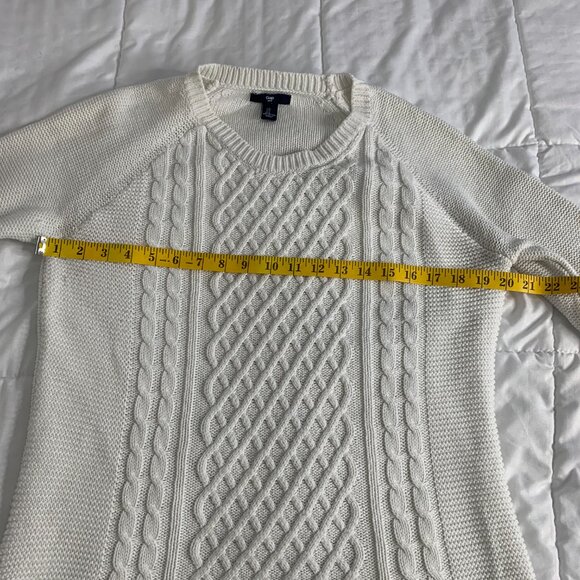 GAP Women’s Ivory Cable Knit Sweater – Size L, Crew Neck, High–Low Hem - Picture 14 of 15